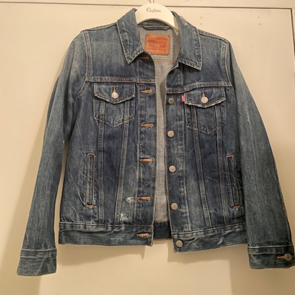 Levi's Dark Blue Wash Denim Jean Jacket